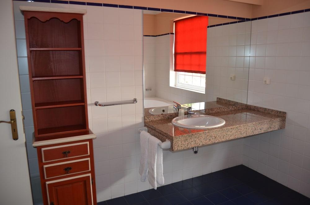 Residencial Mariazinha By Petit Hotels Φουνκάλ Εξωτερικό φωτογραφία
